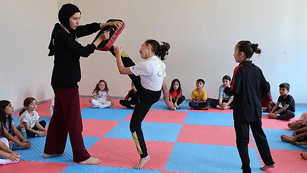 Başkan Altay: Tüm çabamız güçlü bir gençlik için
