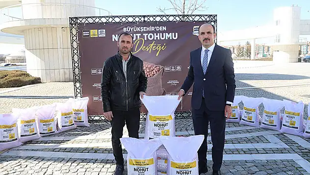 Başkan Altay tüm çiftçilerin 14 Mayıs Dünya Çiftçiler Günü'nü kutladı