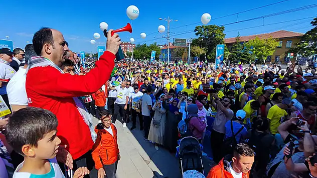 Başkan Altay tüm sporseverleri Uluslararası Konya Yarı Maratonu'na katılmaya davet etti