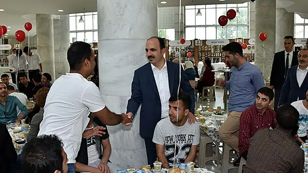 Başkan Altay uluslararası öğrencilerle bayramlaştı