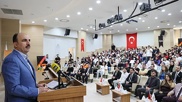 Başkan Altay: Üniversitelerimiz şehrin insan kaynağına büyük katkı sağlıyor
