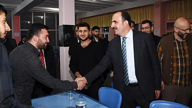 Başkan Altay, üniversiteli gençlerle buluştu