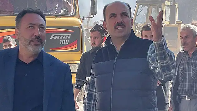 Başkan Altay ve Ak Parti Konya Milletvekili Özer, Doğanbey'de çıkan yangın sonrası bölgeyi ziyaret etti