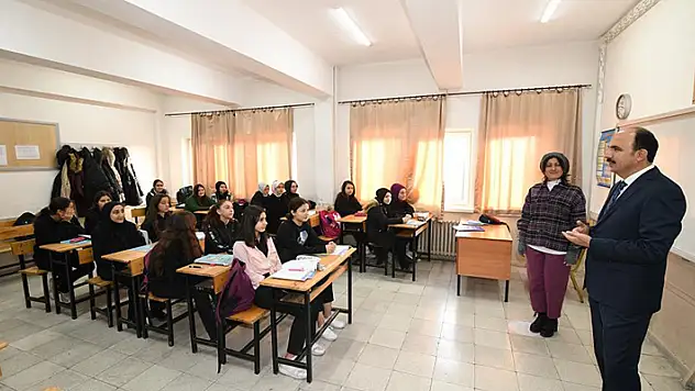 Başkan Altay: Yarınlarımızı inşa edecek gençlerimize güveniyorum
