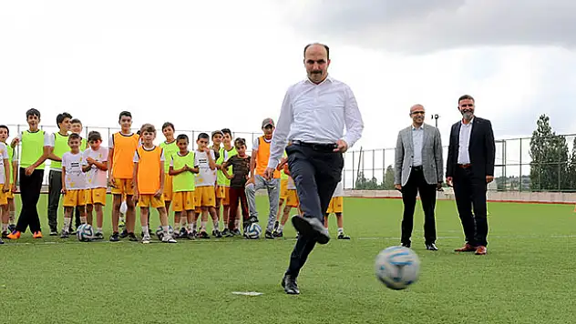 Başkan Altay, Yaz Spor Okulu öğrencileriyle buluştu