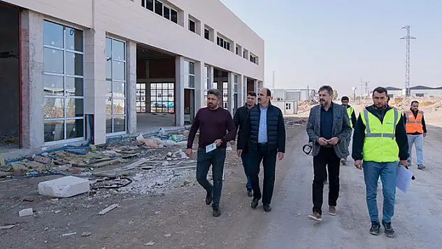 Başkan Altay Yeni Sanayi Sitesi inşaatını inceledi: Türkiye'ye örnek bir sanayi inşa ediyoruz
