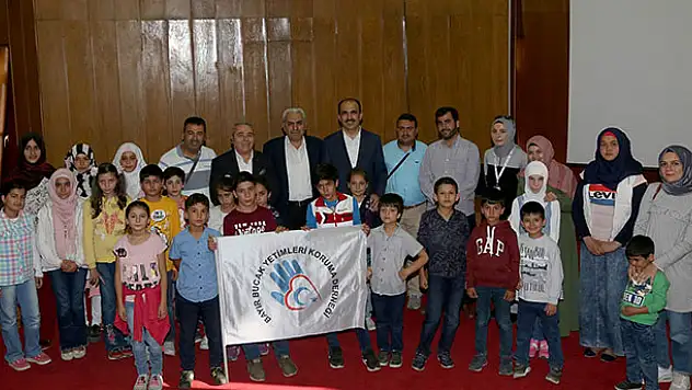Başkan Altay, yetim Türkmen çocuklarla buluştu
