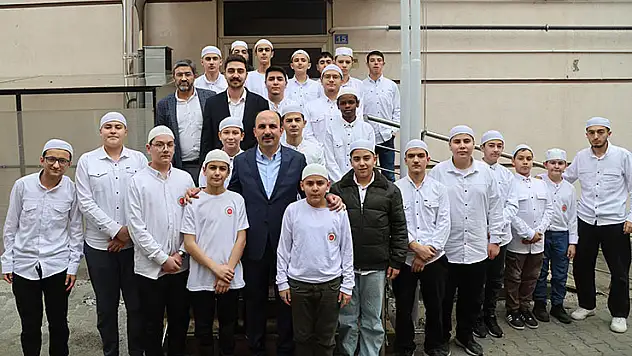 Başkan Altay yılın son gününde hafızlık öğrencileriyle bir araya geldi