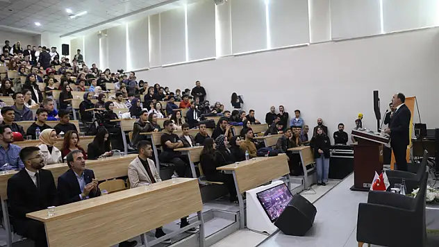 Başkan Altay'dan gençlere boykot çağrısı