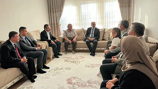Başkan Altay'dan Şehit İtfaiyeci Demir'in ailesine ziyaret