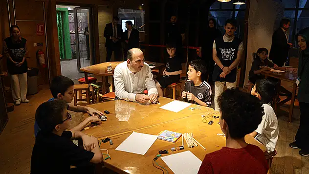 Başkan Altay'dan 'Yaz Bilim Kampı'na ziyaret