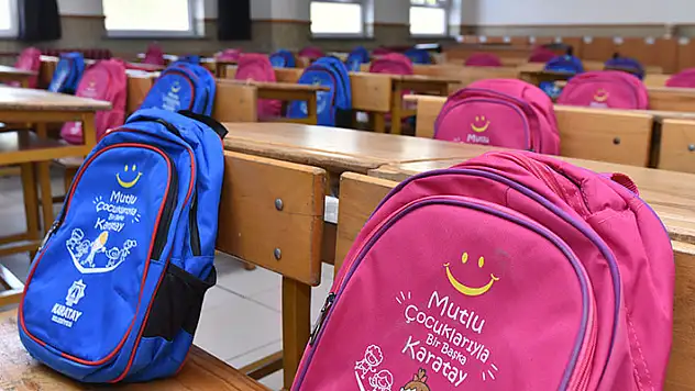 'Başkan amca'dan birinci sınıf öğrencilerine kırtasiye hediyesi