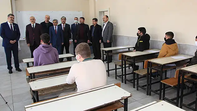 Başkan Angı'dan öğrencilere davet