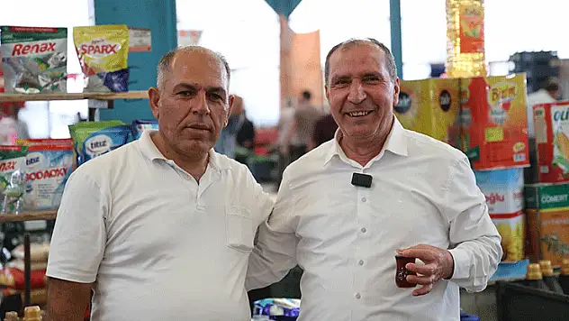 Başkan Aydın'dan pazar esnafına ziyaret