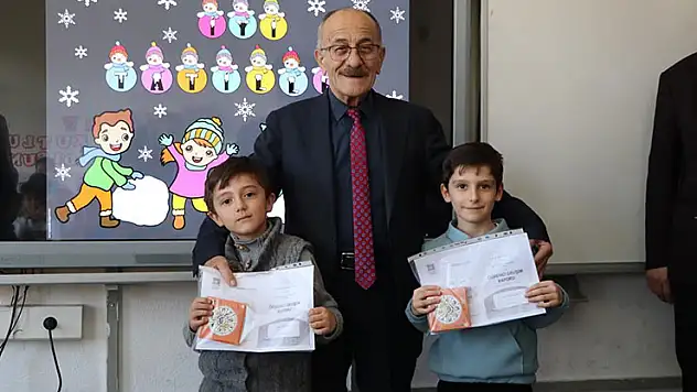 Başkan Bayındır öğrencileri yalnız bırakmadı