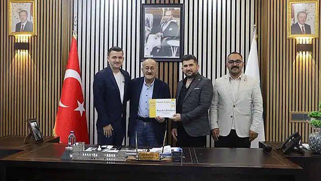 Başkan Bayındır'a gastronomi plaketi