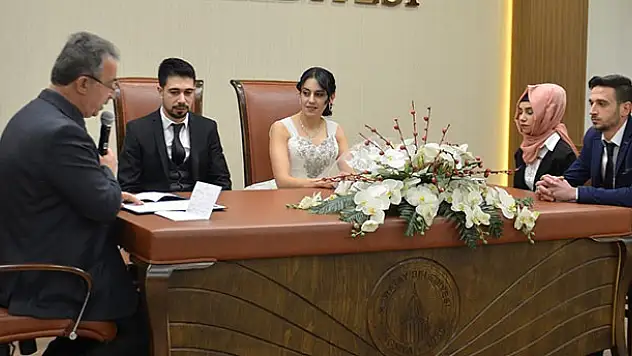 Başkan Hançerli 14 Şubat'ta 10 nikah kıydı
