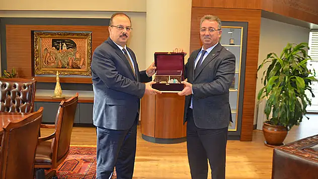 Başkan Hançerli Vali Canbolat'ı uğurladı