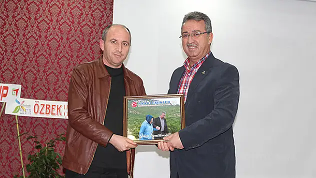 Başkan Hançerli'ye fotoğraf sürprizi