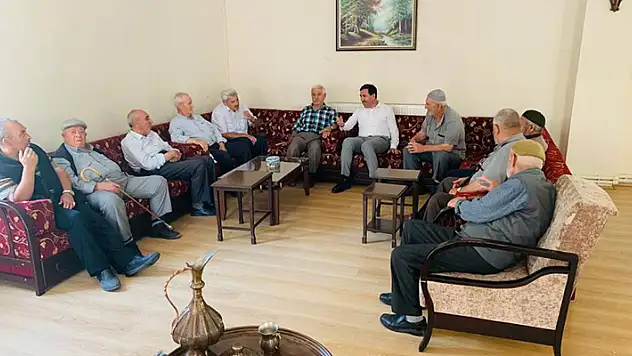 Başkan Hasan Kılca, Emekli Konağı'nda vatandaşlarla buluştu
