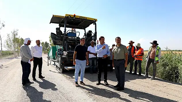 Başkan Hasan Kılca, ilçedeki yol çalışmalarını yerinde inceledi
