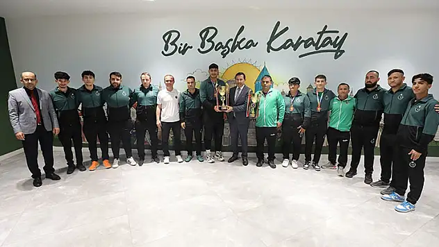 Başkan Hasan Kılca şampiyon sporcuları ağırladı