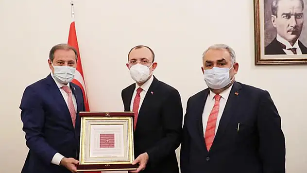 Başkan Karabacak'tan Bakan Muş'a hibe ve yapılandırma teşekkürü
