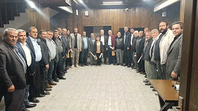 Başkan Karaca'dan muhtarlara anlamlı hediye