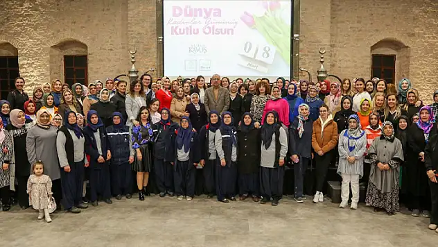 Başkan Kavuş, 8 Mart Dünya Kadınlar Günü'nde kadın personellerle bir araya geldi