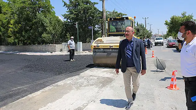 Başkan Kavuş: 'Asfaltsız tek bir metre yol kalmayıncaya kadar durmayacağız'