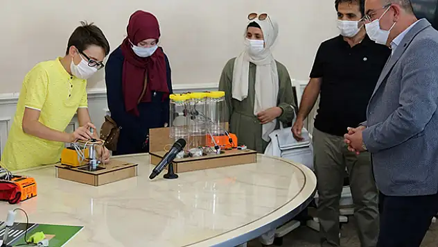 Başkan Kavuş, Bilim Kurdu Projesinin TÜBİTAK ve Teknofest finalistlerini kabul etti