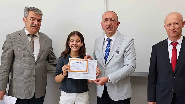Başkan Kavuş, çocukların karne heyecanına ortak oldu 
