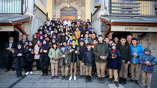 Başkan Kavuş, çocuklarla sabah namazında buluştu