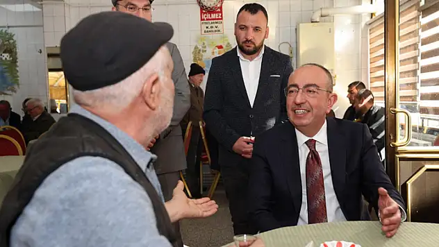 Başkan Kavuş, esnaf ziyaretinde bulunarak vatandaşlarla bir araya geldi