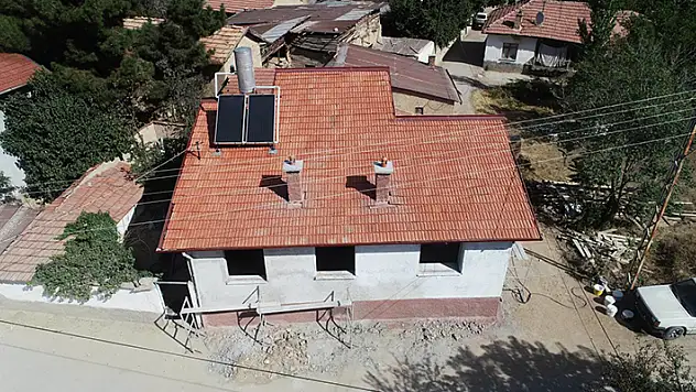 Başkan Kavuş, evi yanan 72 yaşındaki kadına yardım eli uzattı 