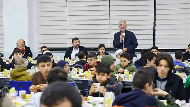 Başkan Kavuş, hafızlık talebeleriyle sahur sofrasında buluştu