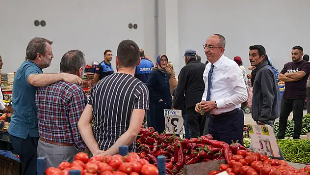 Başkan Kavuş, Harmancık Pazarı'nda  esnaf ve vatandaşlarla buluştu