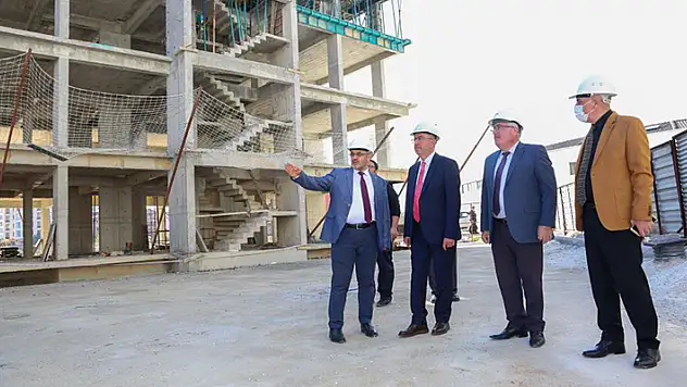 Başkan Kavuş, kooperatiflerin inşaat süreçlerini takip ediyor
