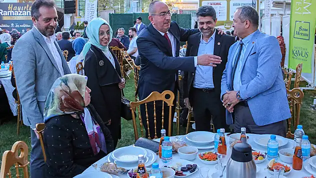 Başkan Kavuş Meram muhtarlarıyla iftarda buluştu