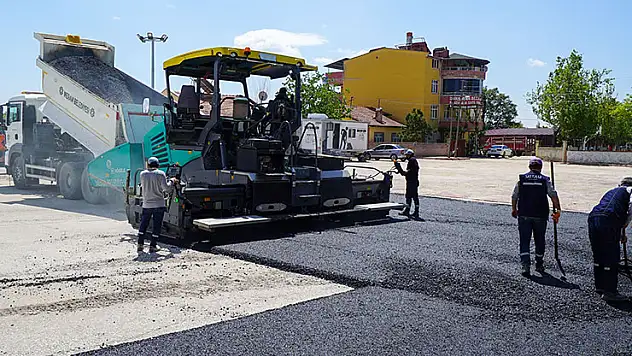 Başkan Kavuş, Meram'ın yoğun asfalt mesaisini denetledi