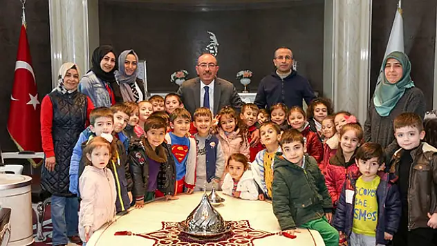 Başkan Kavuş minikleri ağırladı