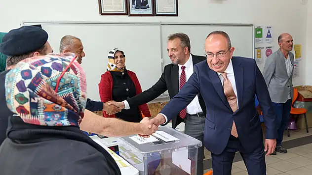 Başkan Kavuş oyunu kullandı