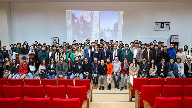 Başkan Kavuş, Selçuk Üniversitesi İletişim Fakültesi öğrencileriyle buluştu