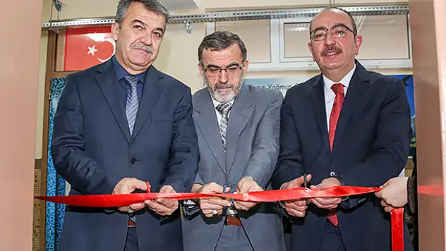 Başkan Kavuş'tan her okula kitaplık müjdesi