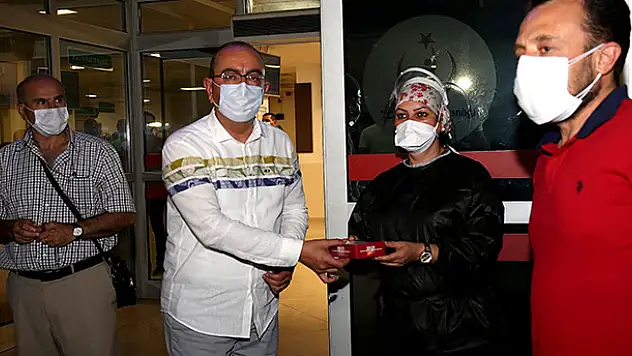 Başkan Kavuş'tan sağlık çalışanlarına destek ve moral ziyareti