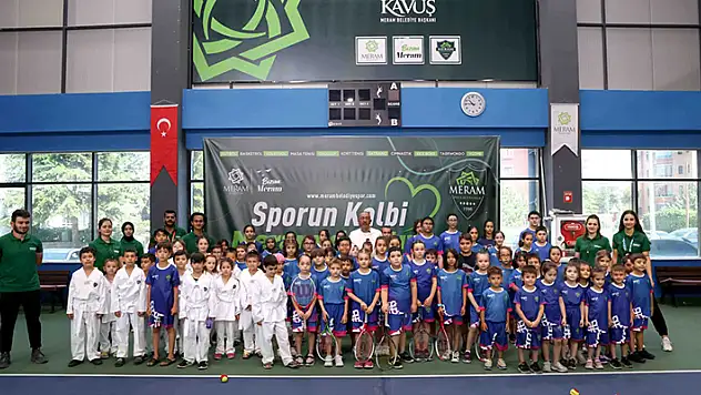 Başkan Kavuş'tan, yaz spor okulu öğrencilerine sürpriz ziyaret 
