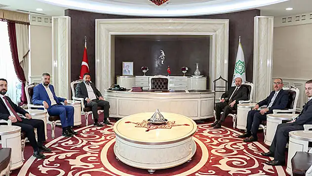Başkan Kavuş'un ilk ziyaretçileri Kılca ve Pekyatırmacı oldu