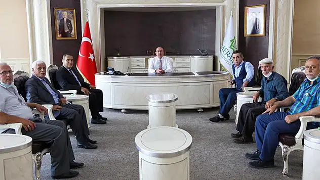 Başkan Kavuş: 'Yeni muhtarlarımızla uyum içerisinde çalışmaya devam edeceğiz'
