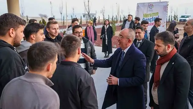Başkan Kavuş'tan gençlere çorba ikramı