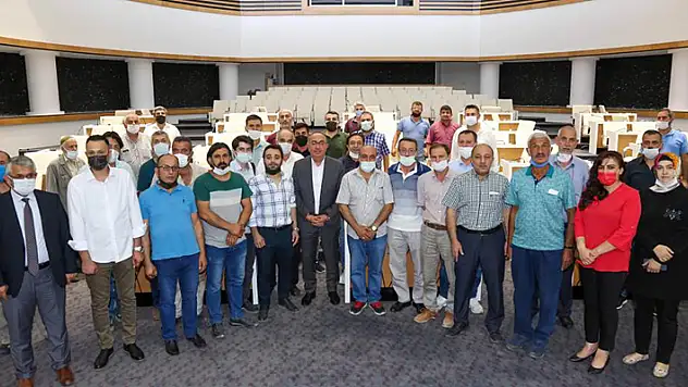 Başkan Kavuş'tan Larende Caddesi esnaflarına yer önerisi
